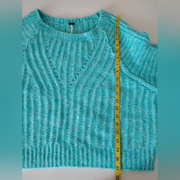 Free People Puff Sleeve Fuzzy Oversized Cropped Sweater Turquoise Colorful Sz M - Picture 13 of 13